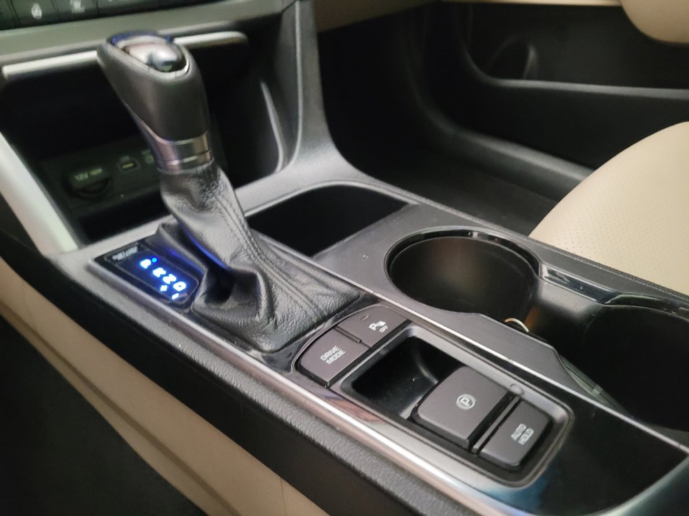 Used 2016 Hyundai Sonata Limited w/ Option Group 05 FWD image 26