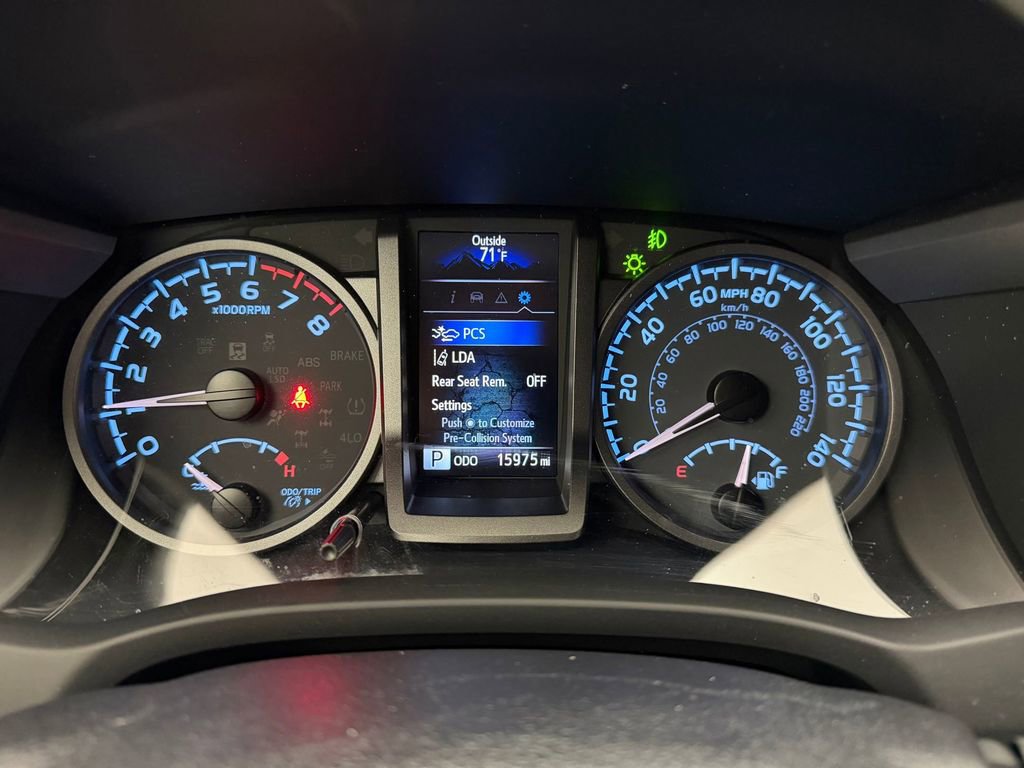 Used 2023 Toyota Tacoma TRD Off-Road w/ Technology Package AWD/4WD image 17