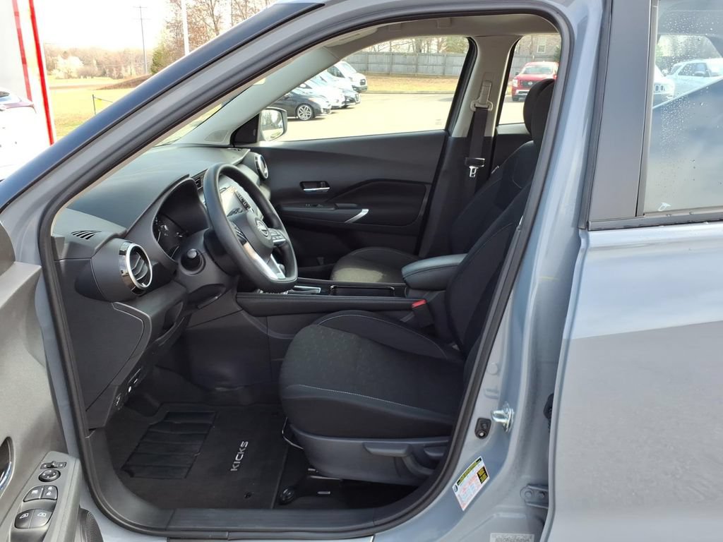 Certified 2024 Nissan Kicks SV w/ Interior Electronics Package FWD image 4