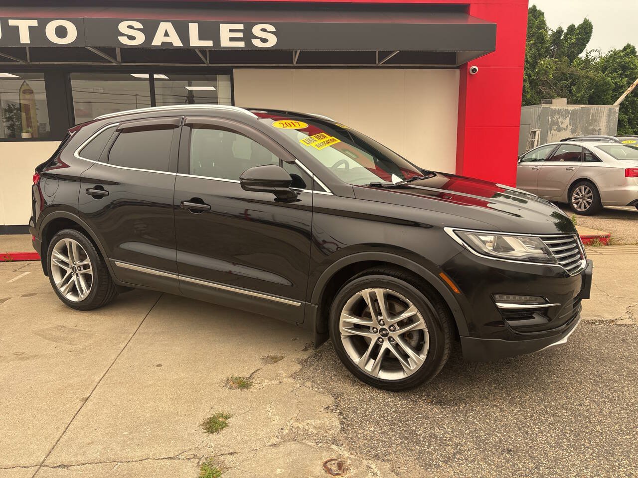 Used 2017 Lincoln MKC Reserve AWD/4WD image 2