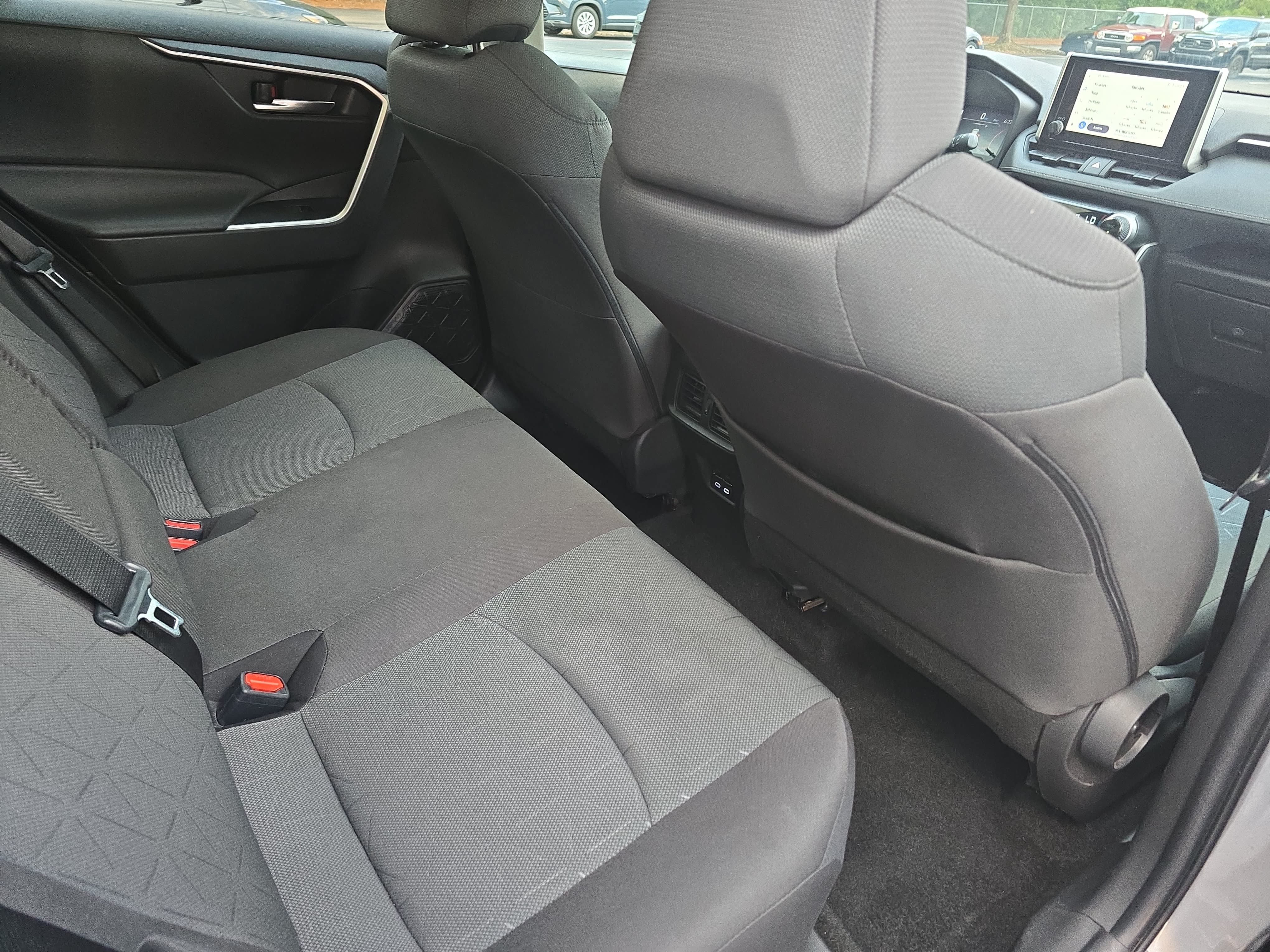 Used 2024 Toyota RAV4 XLE FWD image 11