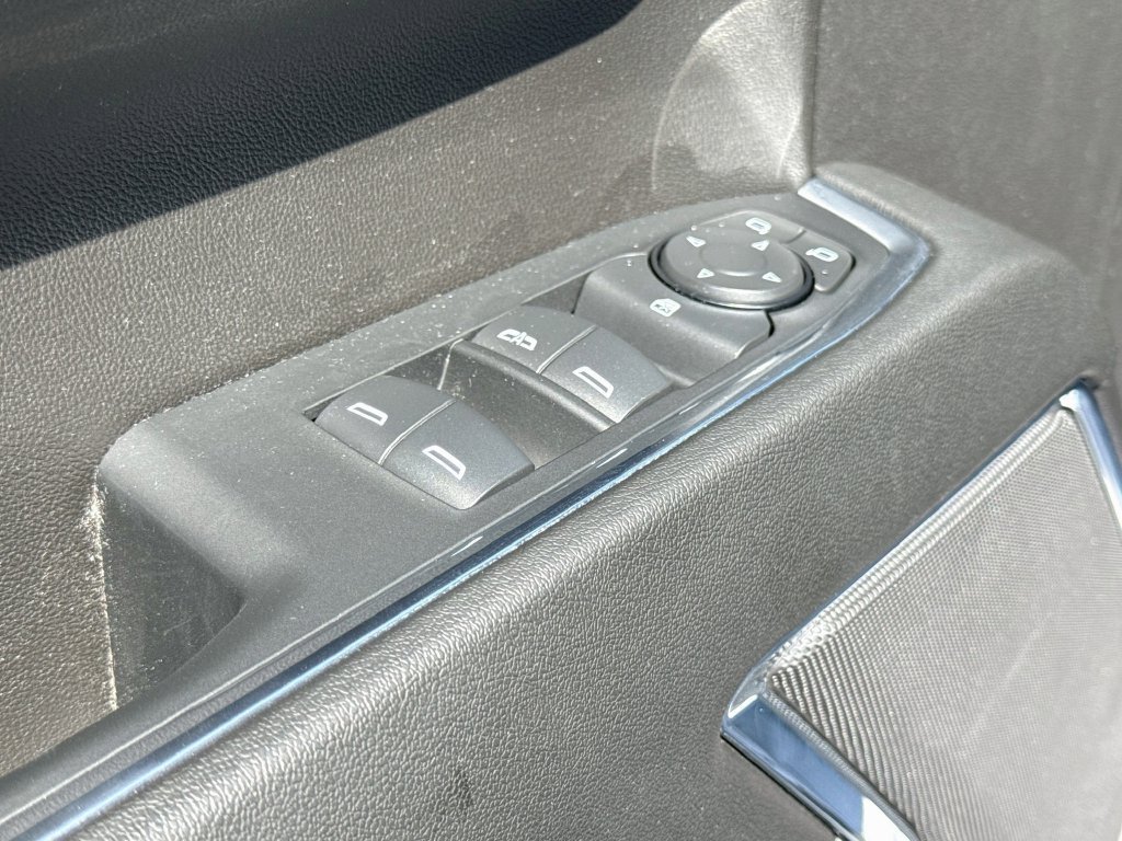 Used 2023 Chevrolet Silverado 1500 LT AWD/4WD image 21