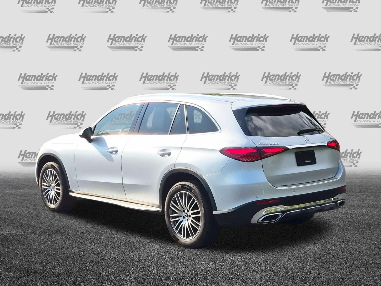 Used 2024 Mercedes-Benz GLC 300 4MATIC image 8