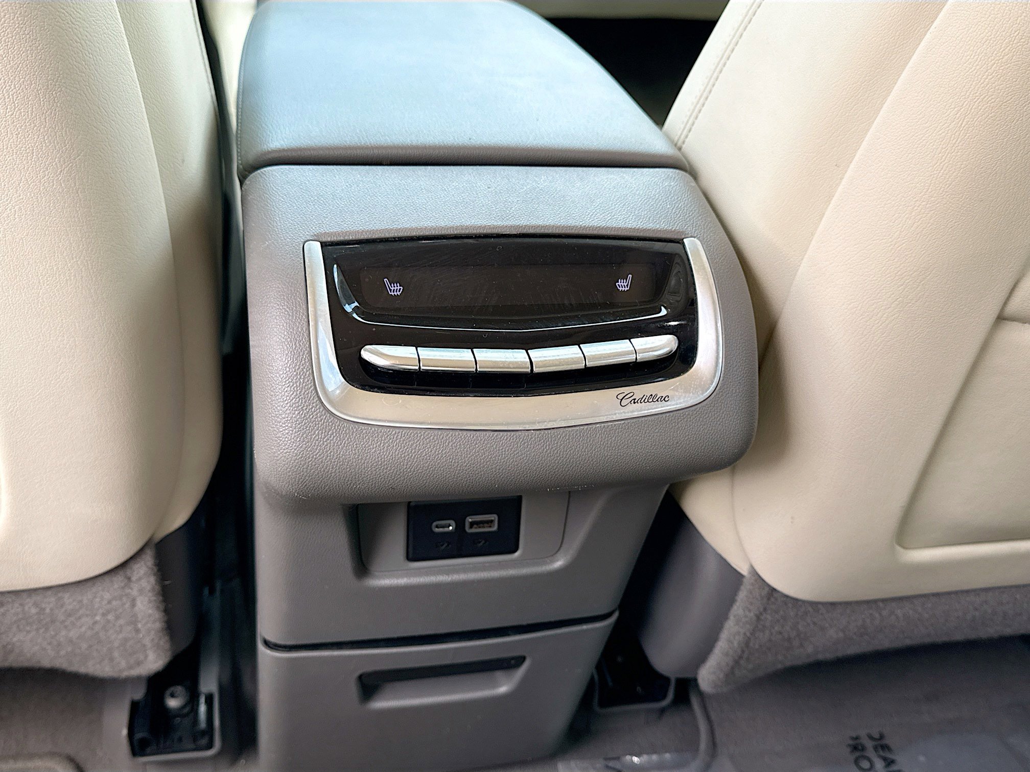 Used 2020 Cadillac XT6 Premium Luxury AWD/4WD image 20
