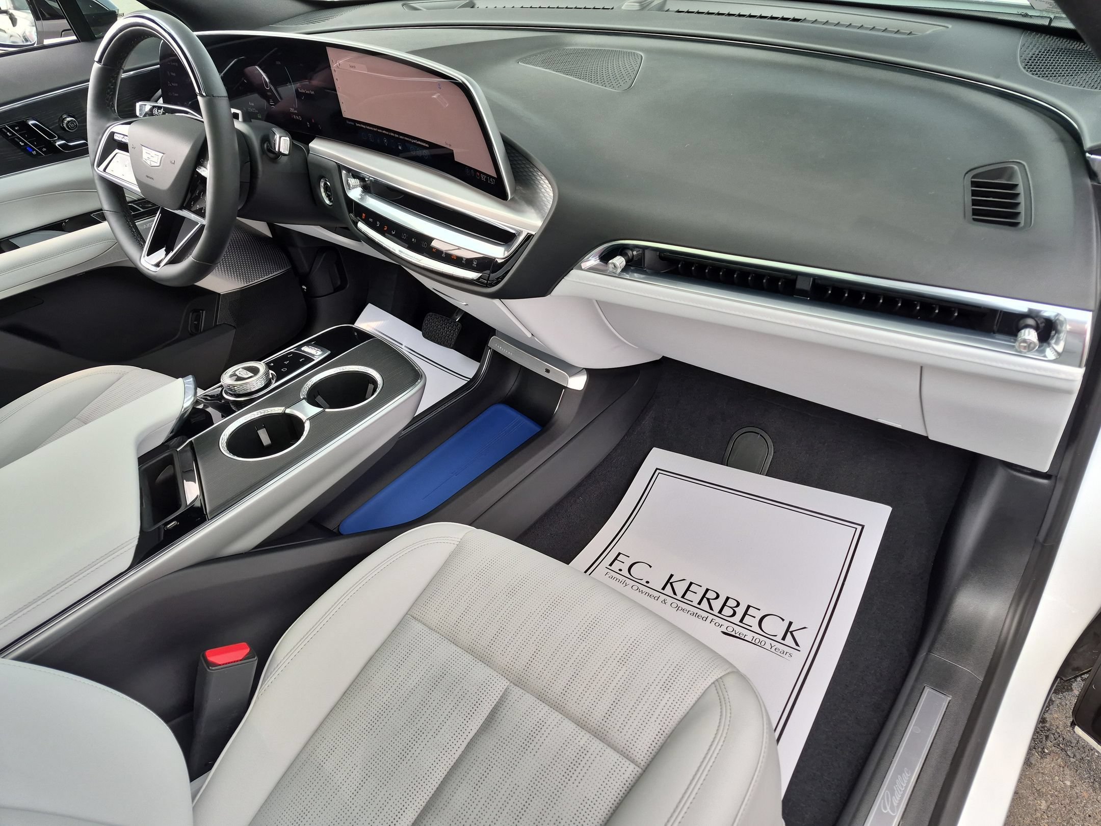 Certified 2024 Cadillac Lyriq Luxury AWD/4WD image 29