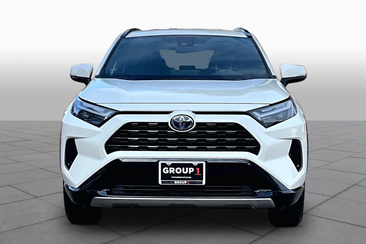 Used 2022 Toyota RAV4 SE AWD/4WD image 4