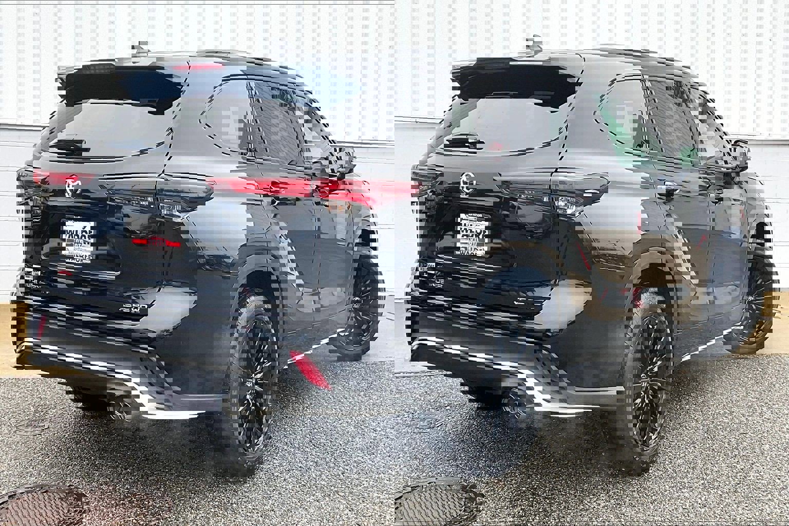 Used 2025 Toyota Highlander XSE image 17