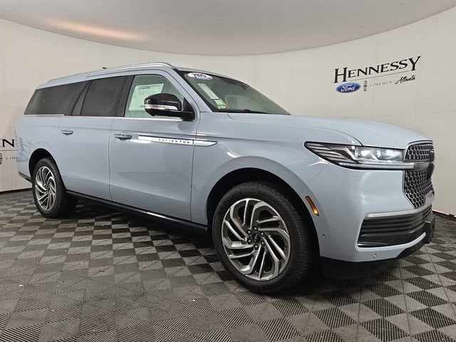 New 2025 Lincoln Navigator L Reserve AWD/4WD image 3