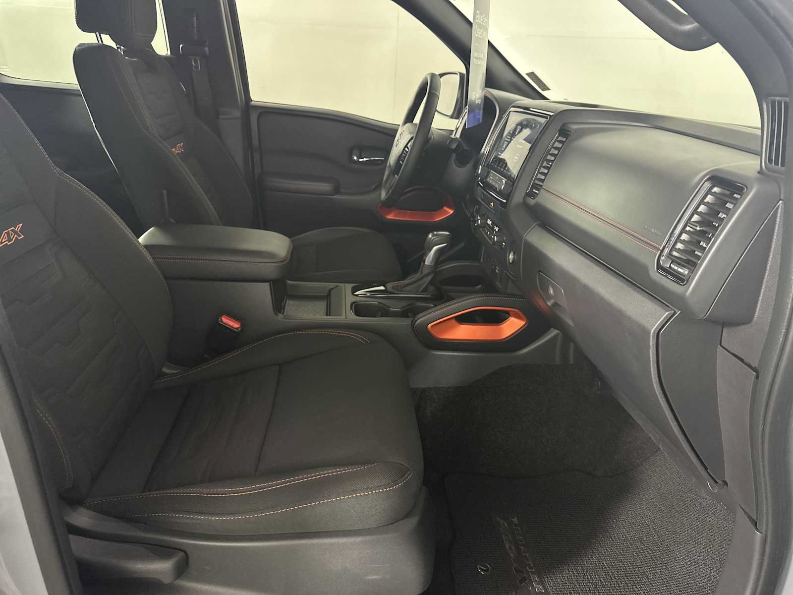 Used 2024 Nissan Frontier PRO-4X AWD/4WD image 19