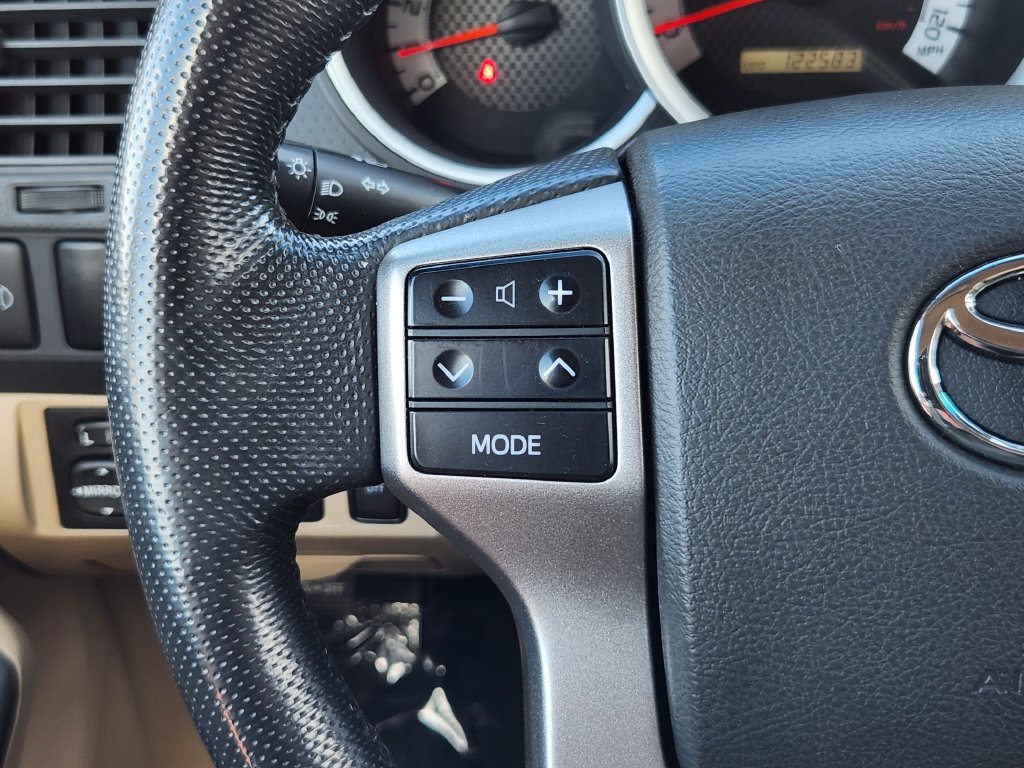 Used 2012 Toyota Tacoma 4x4 Double Cab w/ SR5 Pkg image 17