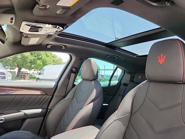 New 2024 Maserati Grecale Modena image 24