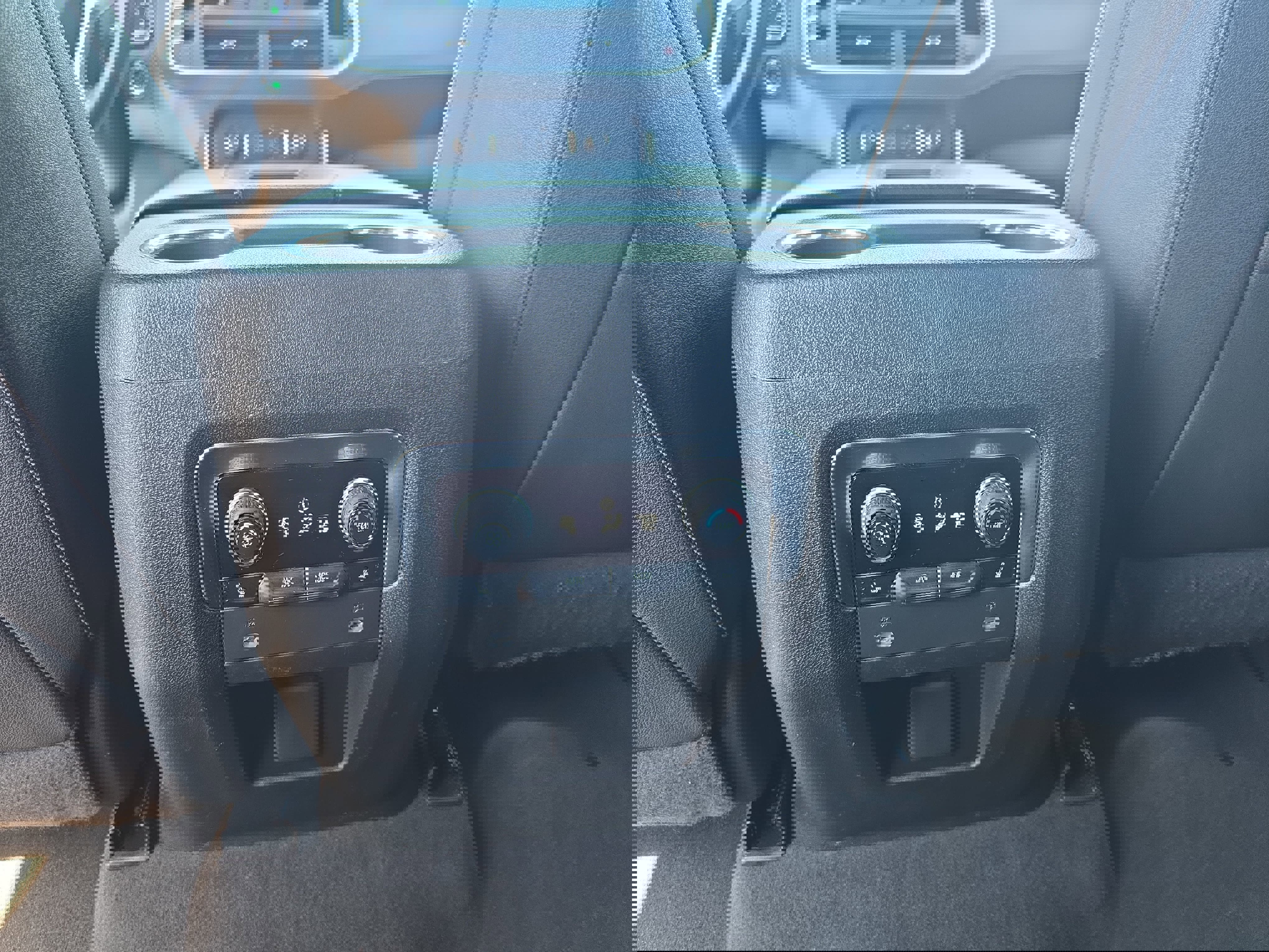 Used 2022 Chevrolet Suburban Premier image 33