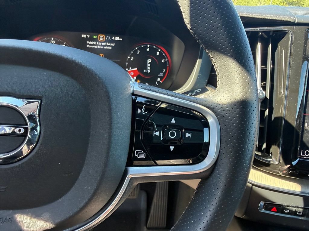 Used 2018 Volvo XC60 T5 Inscription w/ Luxury Seat Package AWD/4WD image 13