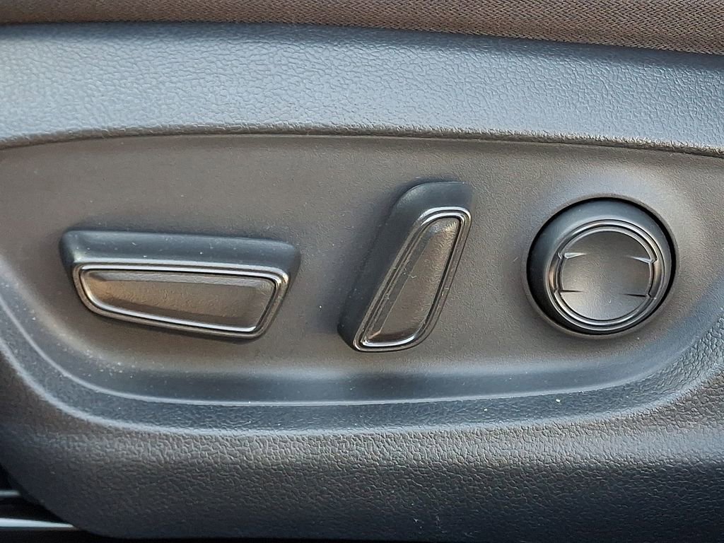 Used 2019 Toyota Camry LE FWD image 27