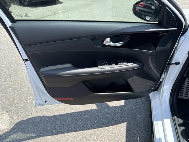 Used 2023 Kia Forte GT-Line w/ GT-Line Premium Package FWD image 13