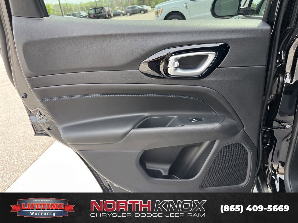 New 2026 Jeep Compass Latitude image 14