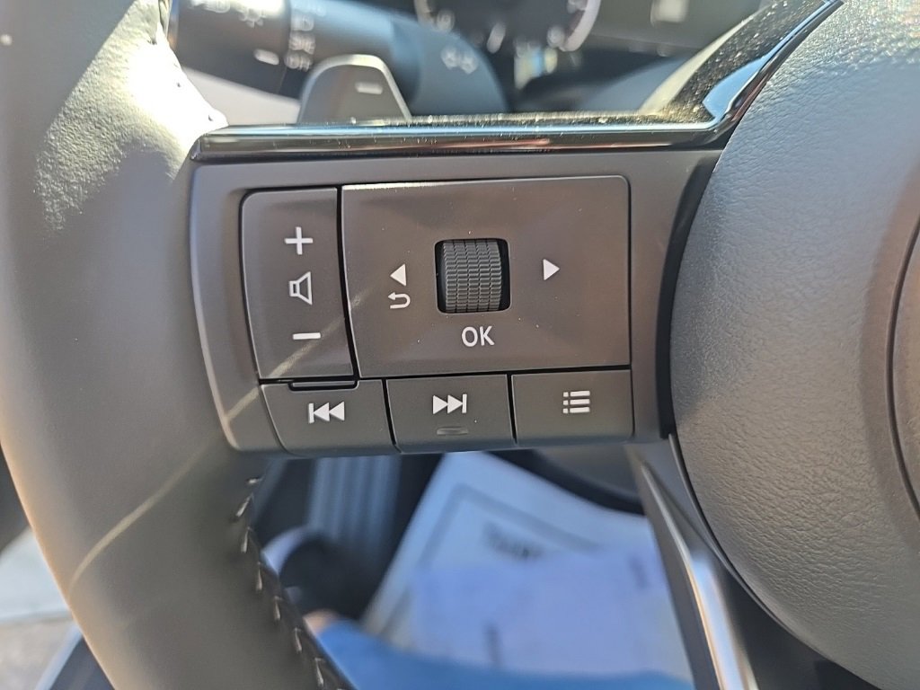 New 2025 Nissan Pathfinder SL w/ Black Appearance Package image 15