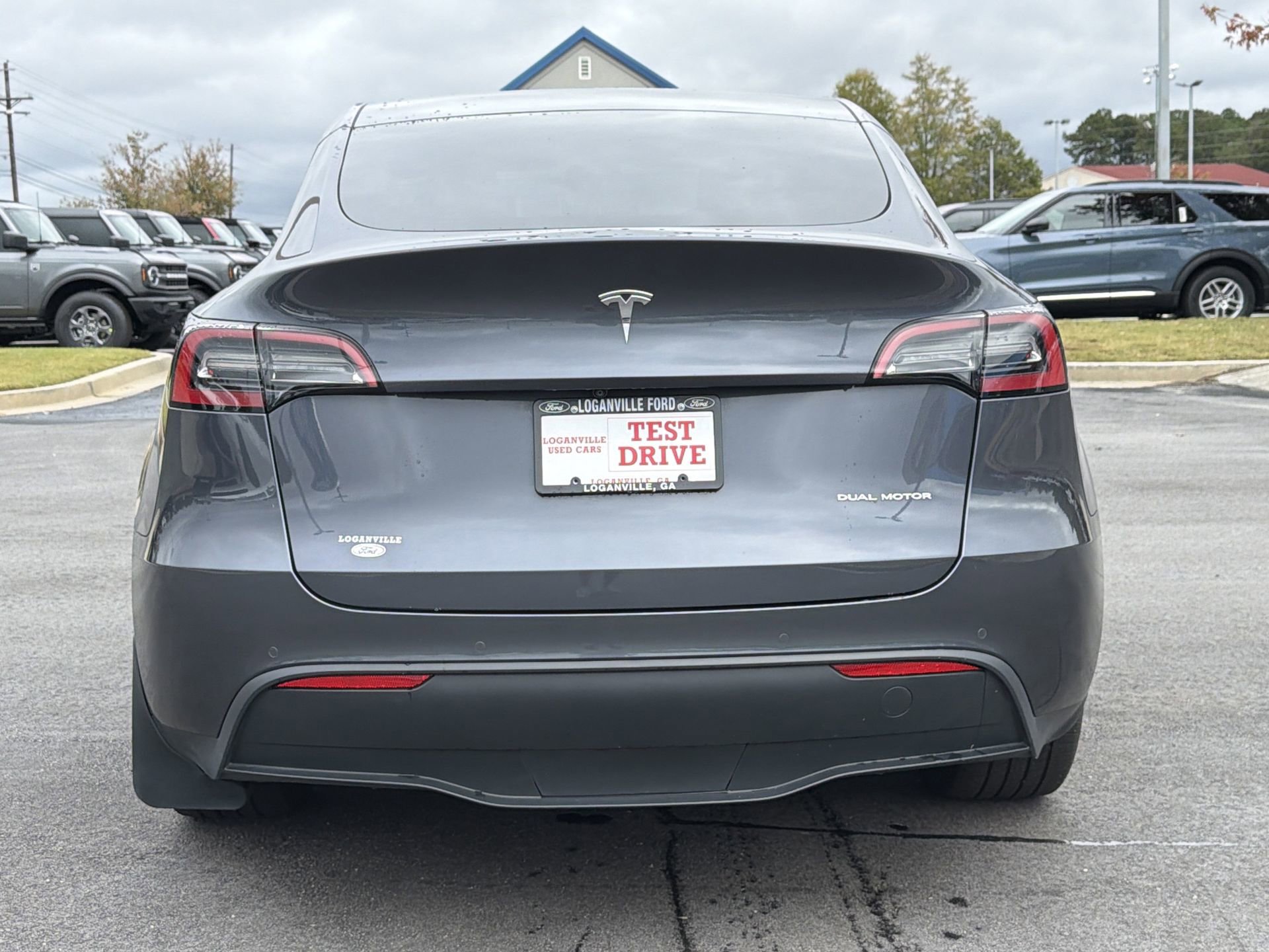 Used 2022 Tesla Model Y Long Range image 25