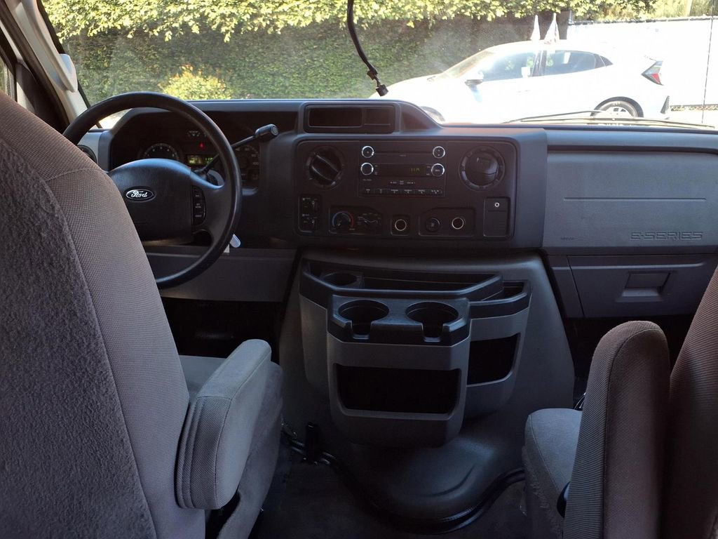 Used 2013 Ford E-350 and Econoline 350 XLT RWD image 17