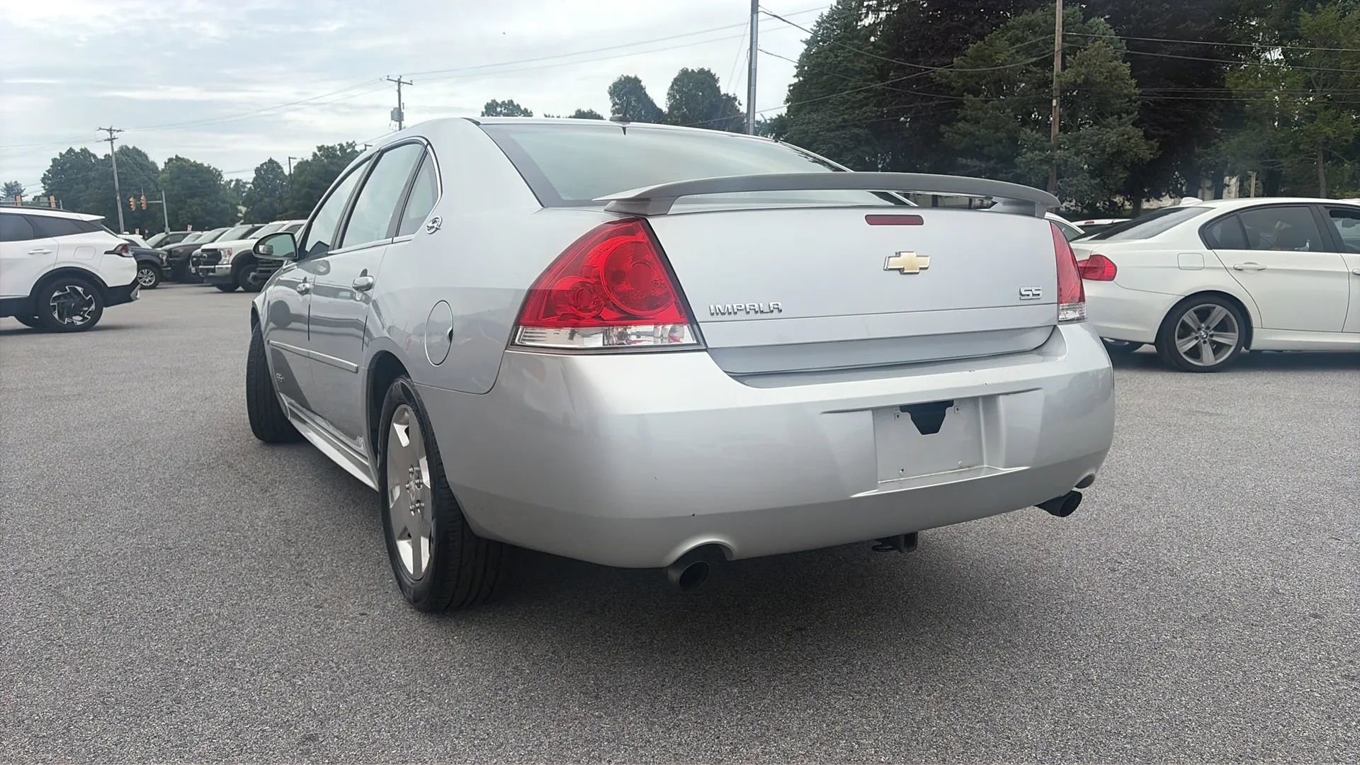 Used 2009 Chevrolet Impala SS w/ Convenience Package FWD image 14