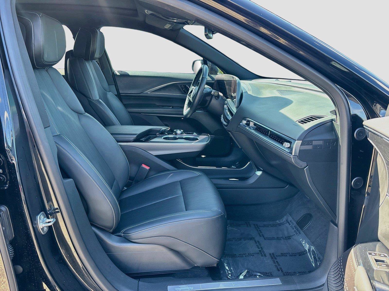 Used 2024 Cadillac Lyriq Luxury RWD image 28