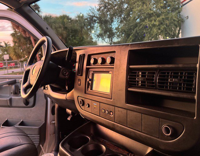 Used 2013 Chevrolet Express 2500 RWD image 39