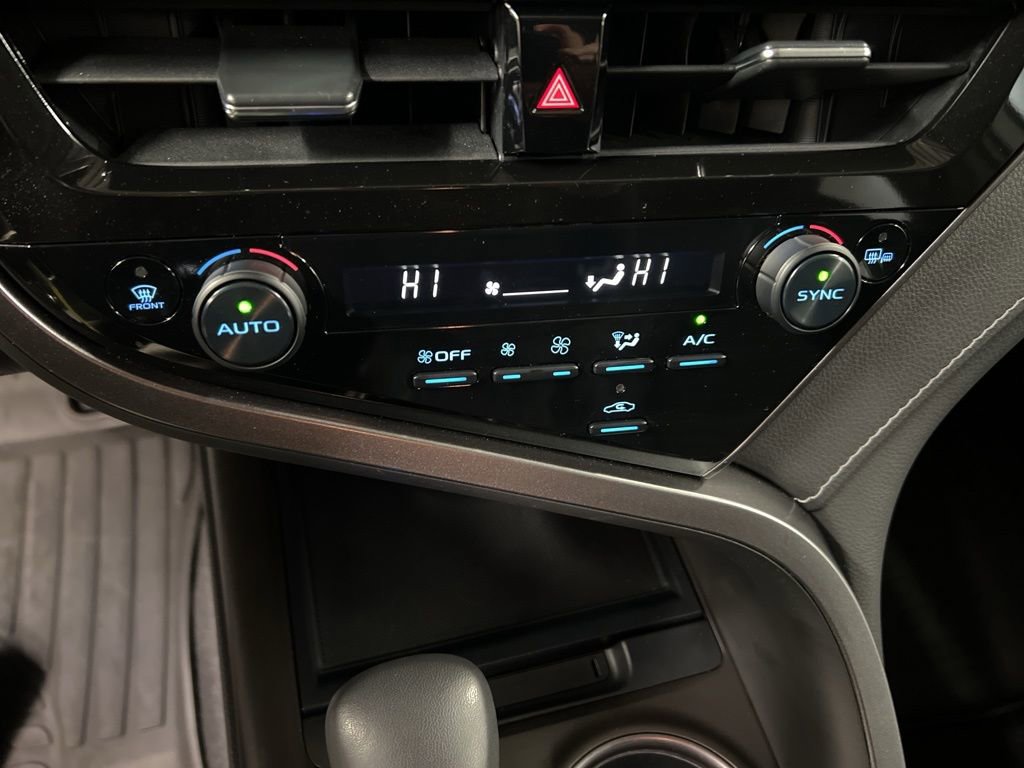 Used 2023 Toyota Camry SE w/ Blackout Package (TMS) image 15