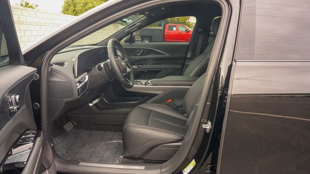 Certified 2025 Cadillac Lyriq Luxury image 15