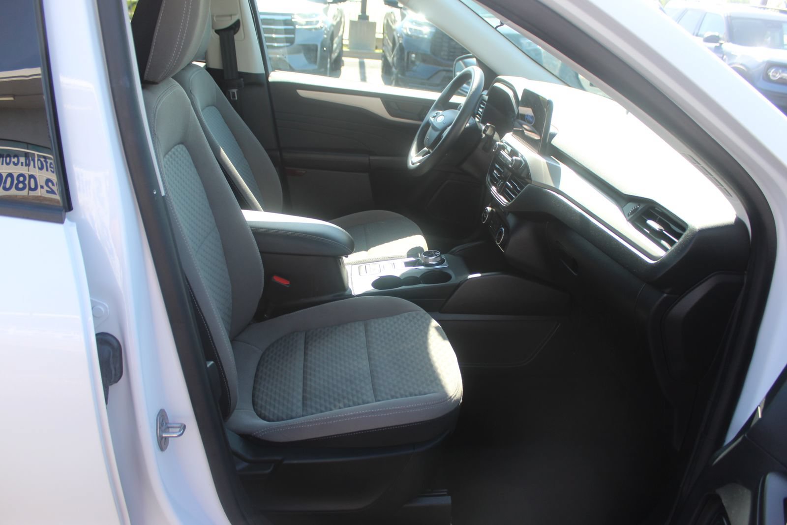 Used 2022 Ford Escape SE FWD image 11