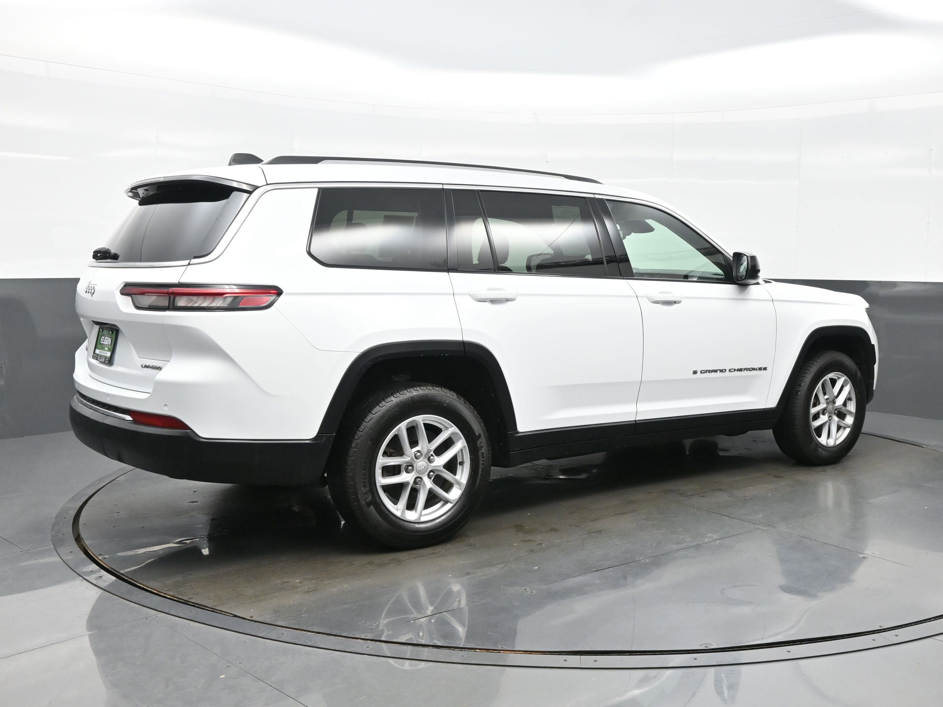 Used 2022 Jeep Grand Cherokee L Laredo w/ Luxury Tech Group I AWD/4WD image 6