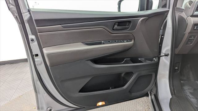 Used 2022 Honda Odyssey EX image 13