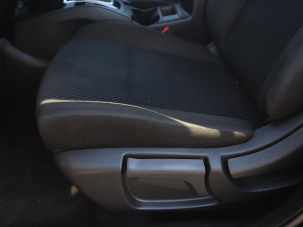 Used 2022 Nissan Rogue Sport S FWD image 16