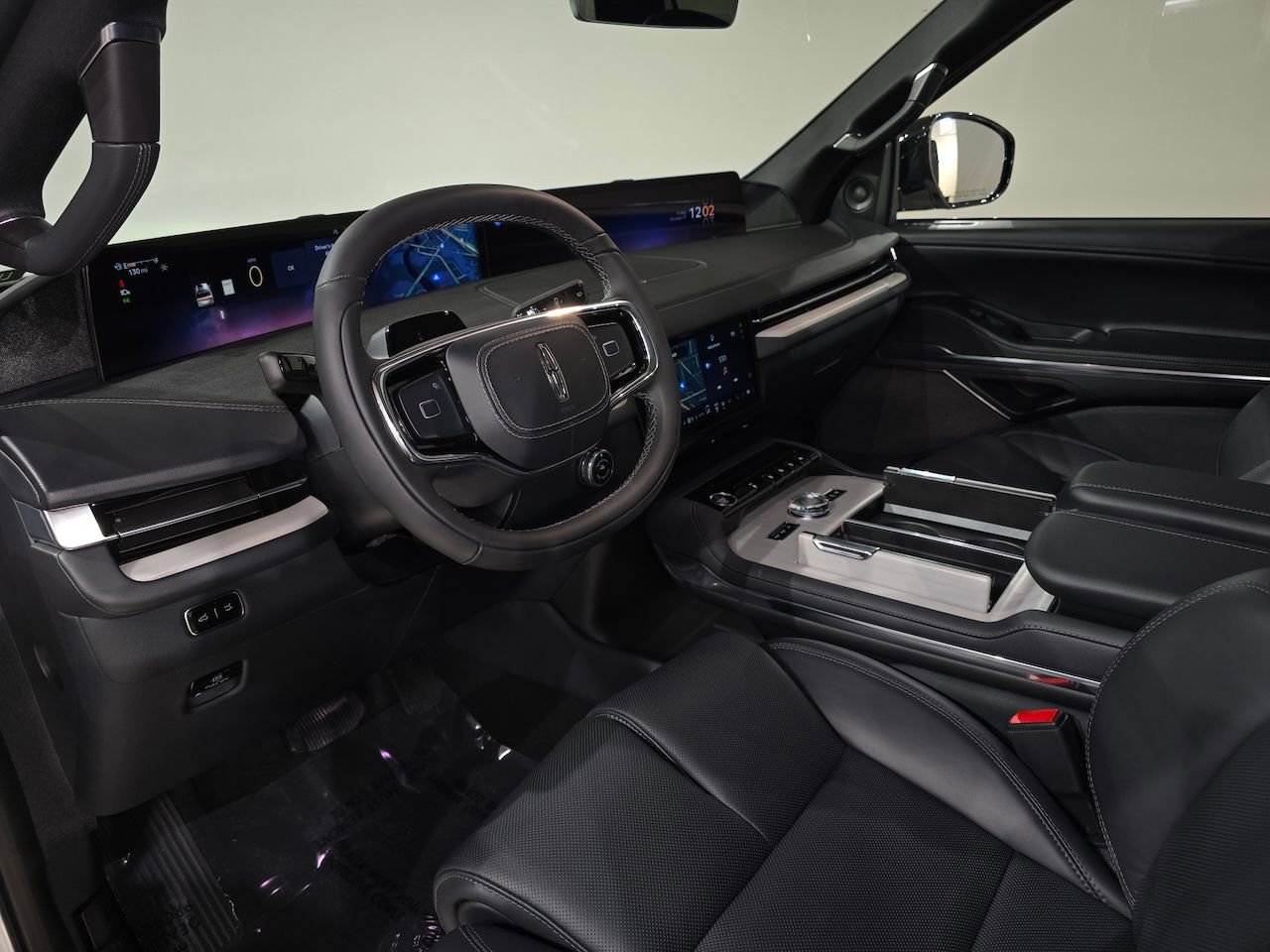 New 2025 Lincoln Navigator L Reserve w/ Jet Appearance Package image 14