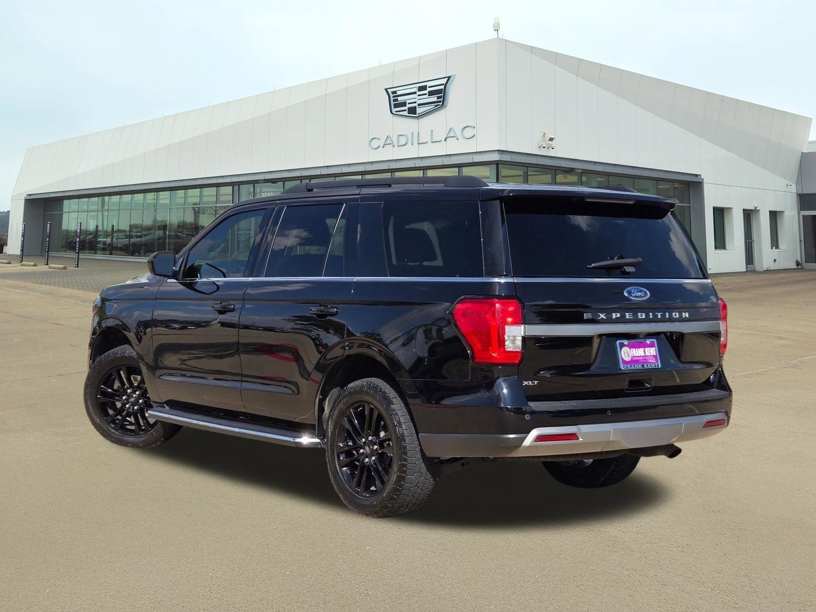 Used 2023 Ford Expedition XLT RWD image 4