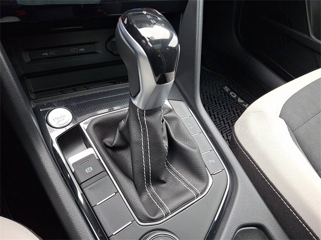 New 2026 Volkswagen Taos SE image 8