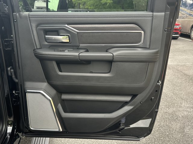 New 2026 RAM 2500 Laramie AWD/4WD image 15