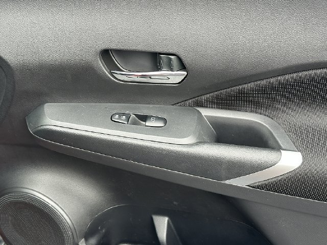 Used 2023 Nissan Kicks SV FWD image 11