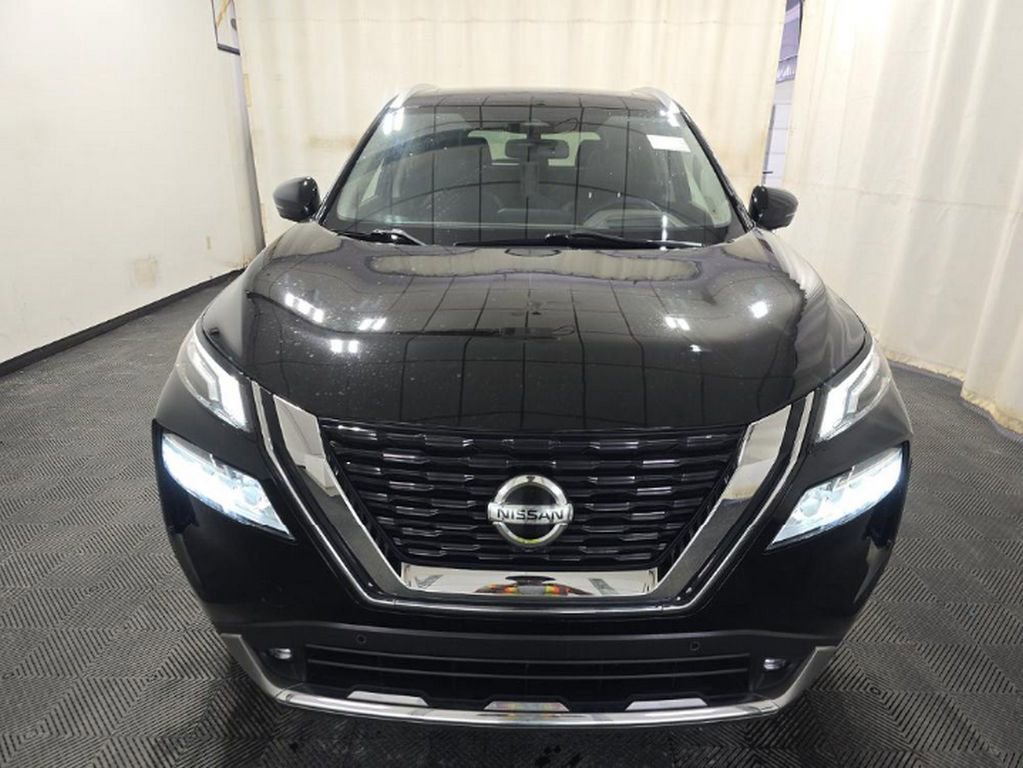 Used 2021 Nissan Rogue Platinum AWD/4WD image 2