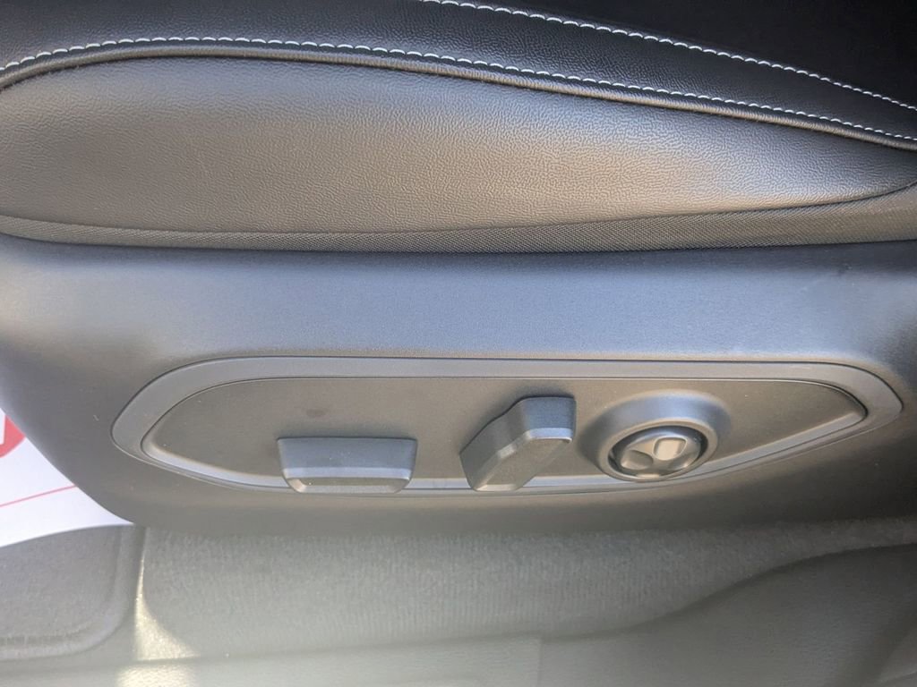 New 2025 Jeep Grand Cherokee Limited w/ Black Appearance Package image 17