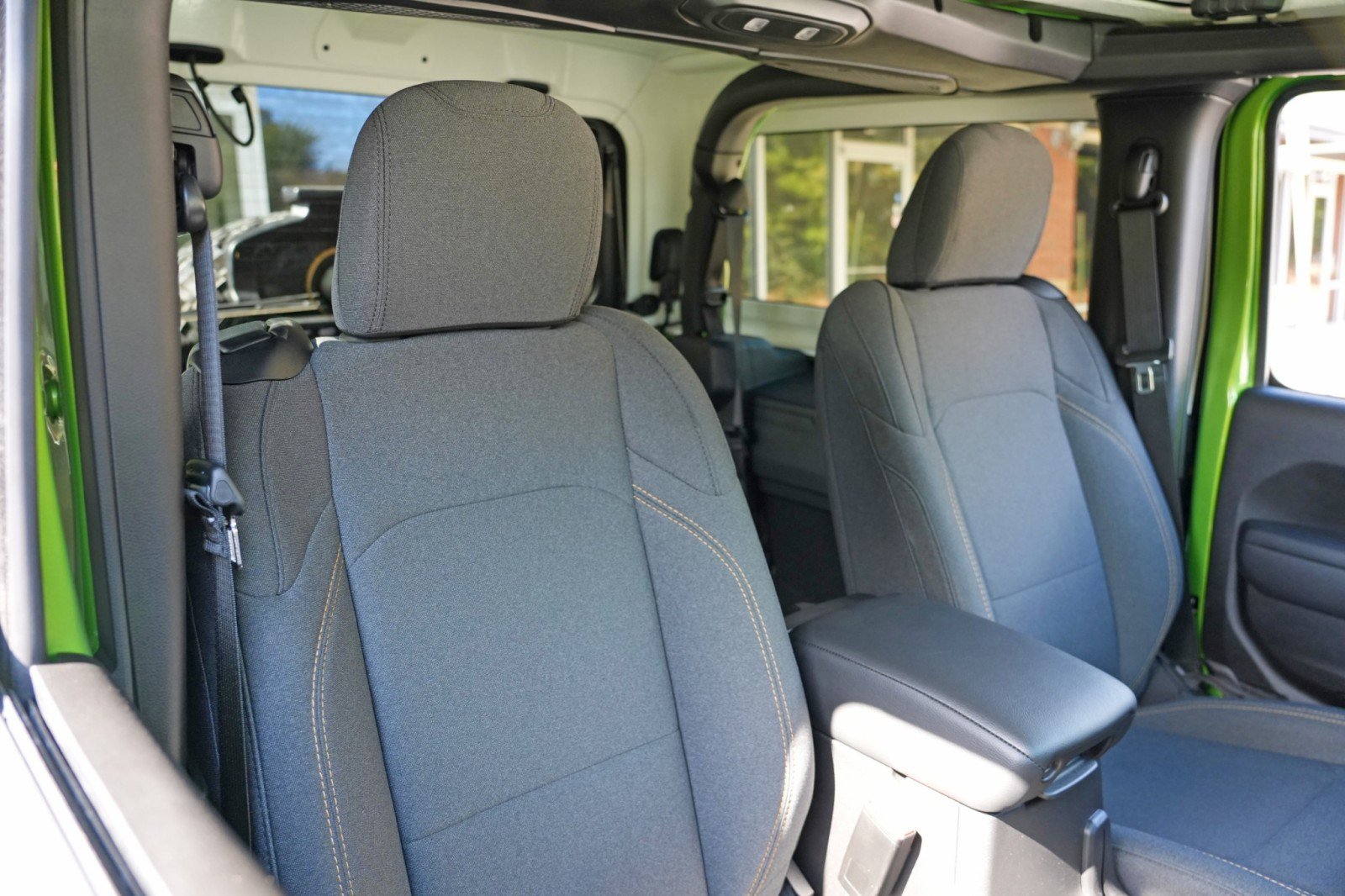 Used 2025 Jeep Wrangler Sport AWD/4WD image 43