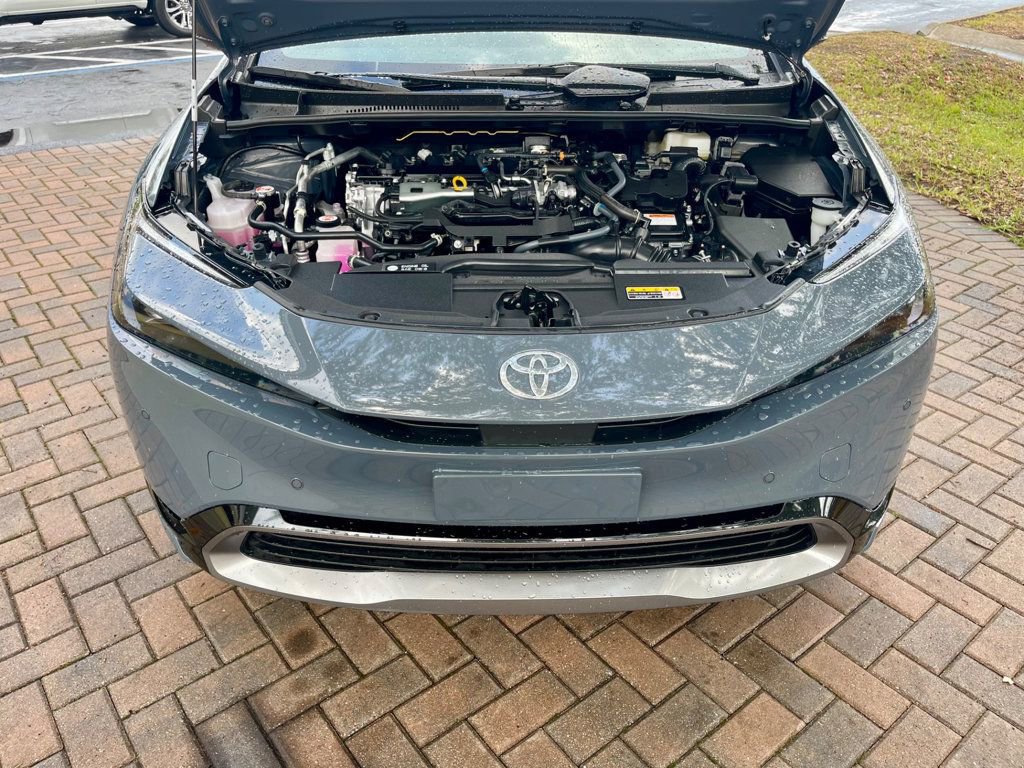 Used 2026 Toyota Prius XLE FWD image 17