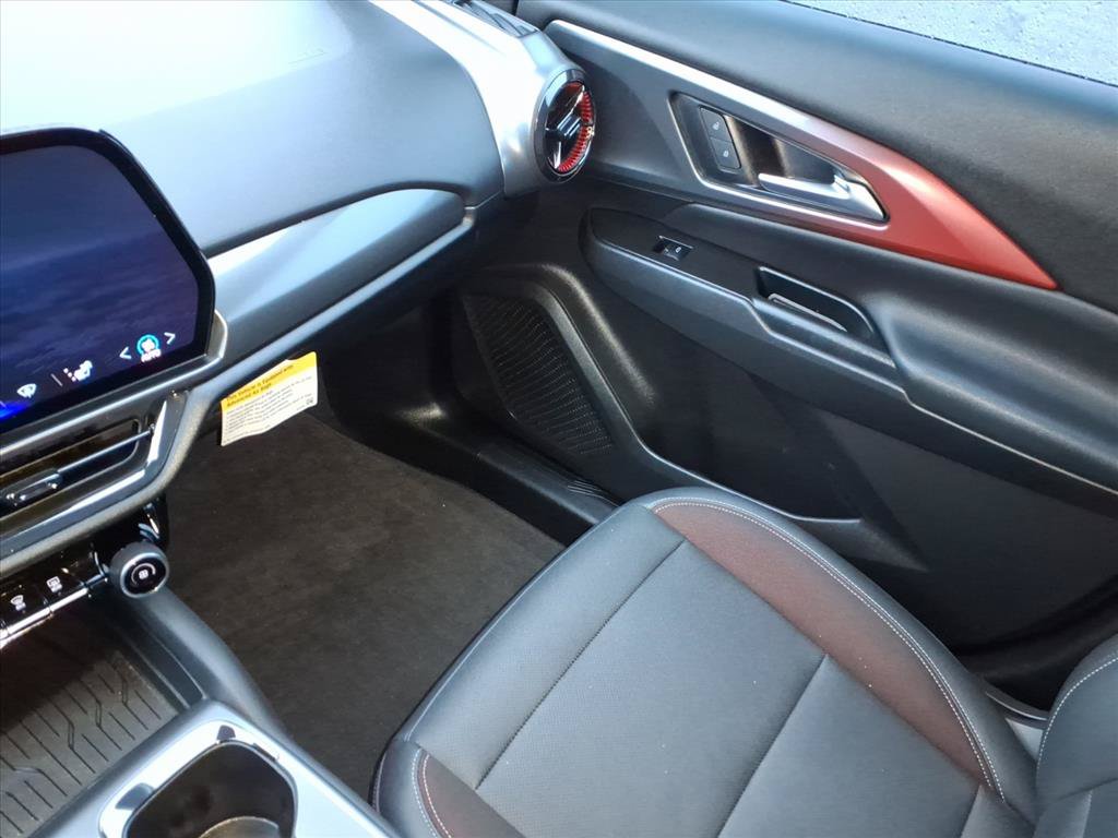Used 2024 Chevrolet Equinox EV RS FWD image 33