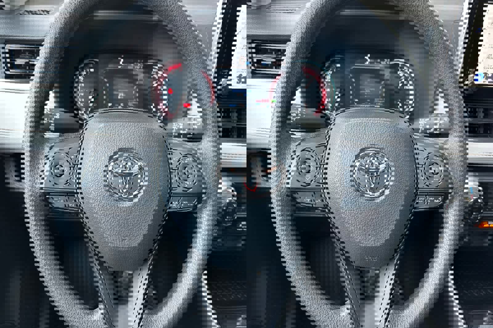 Used 2025 Toyota RAV4 XLE w/ Convenience Package image 24