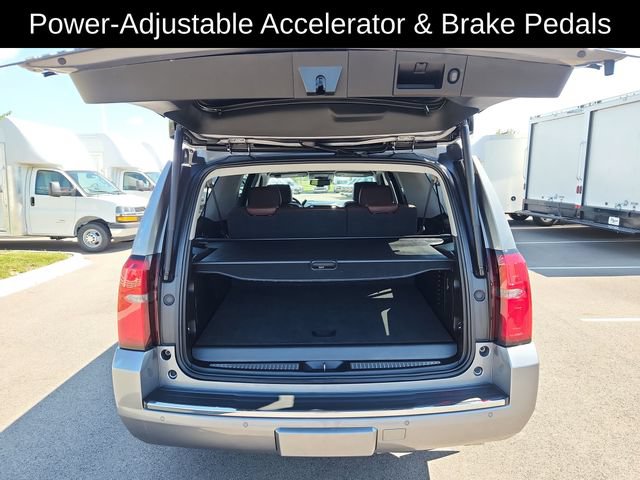 Used 2020 Chevrolet Suburban Premier w/ Premier Plus Edition AWD/4WD image 33