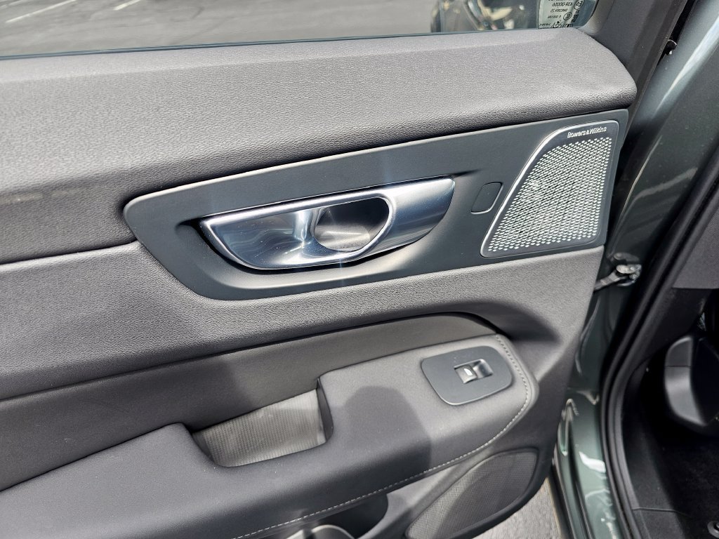 Certified 2026 Volvo XC60 T8 Ultra AWD/4WD image 39