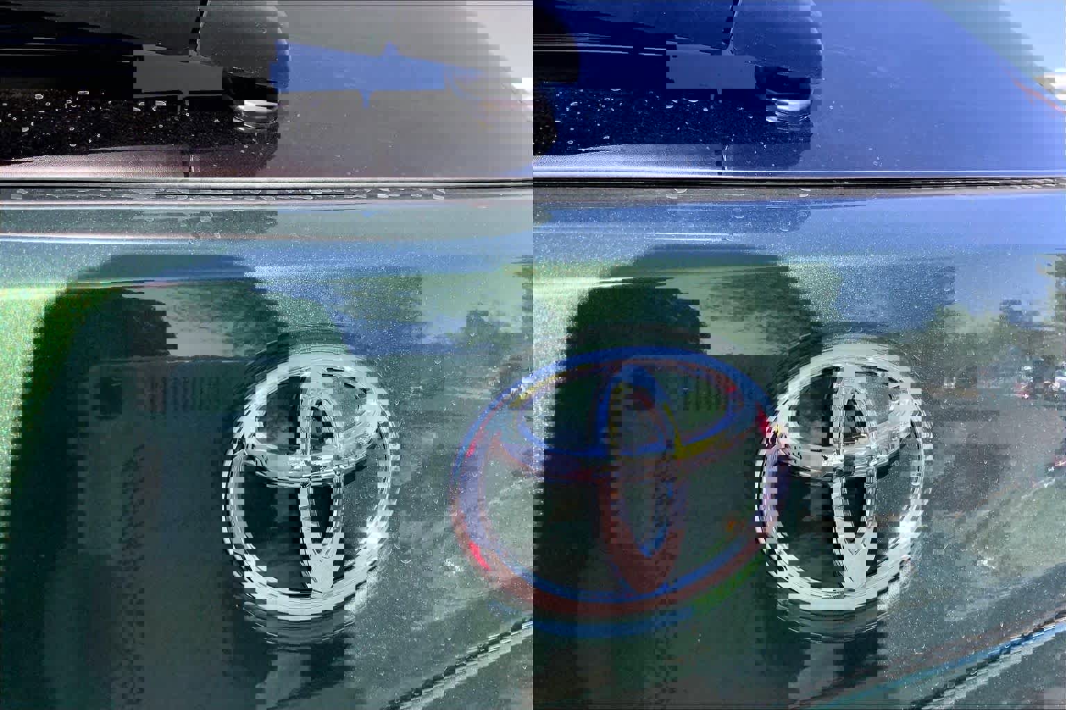 Used 2025 Toyota Corolla Cross XLE w/ Convenience Package image 28