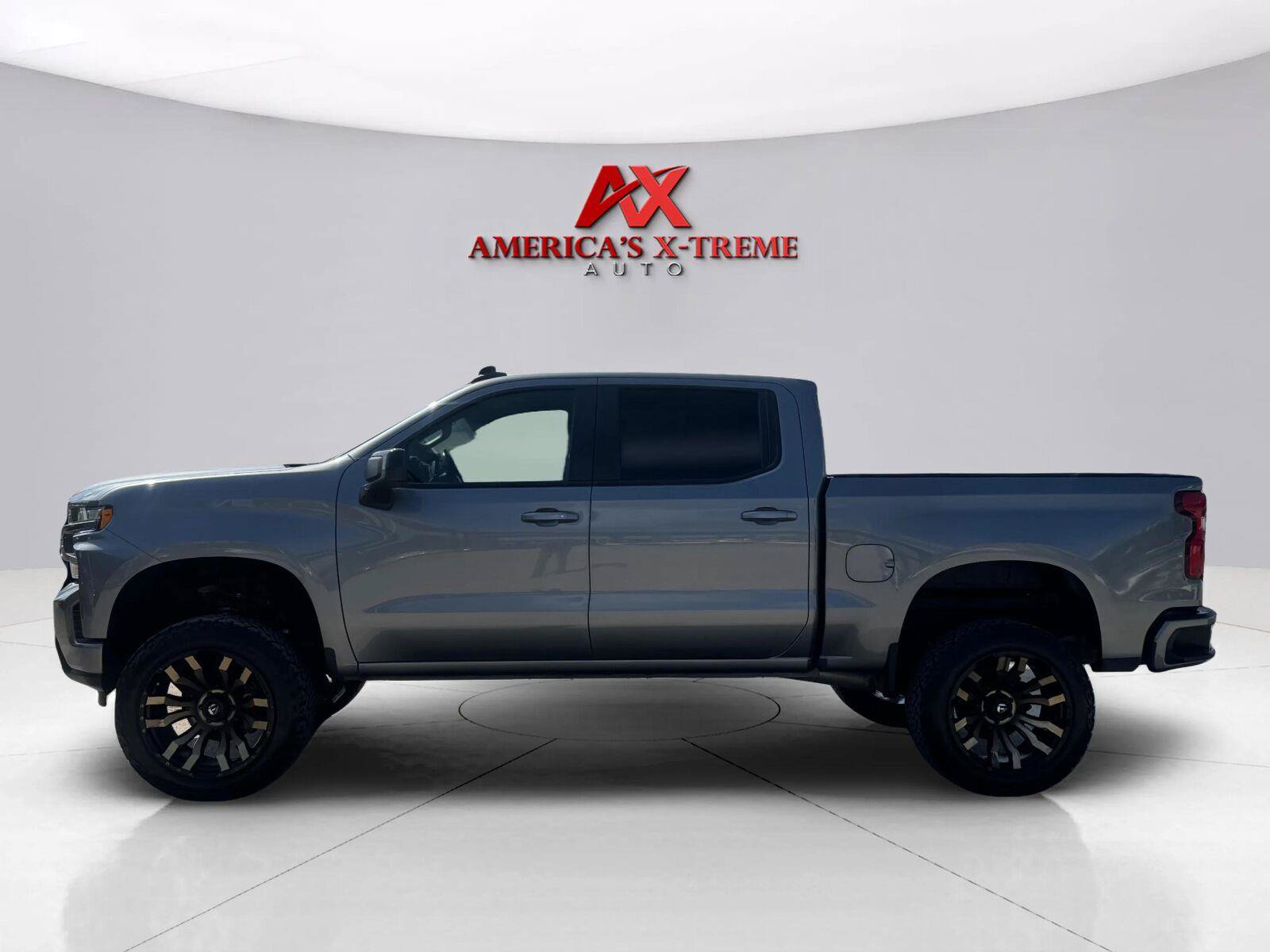 Used 2021 Chevrolet Silverado 1500 RST RWD image 2