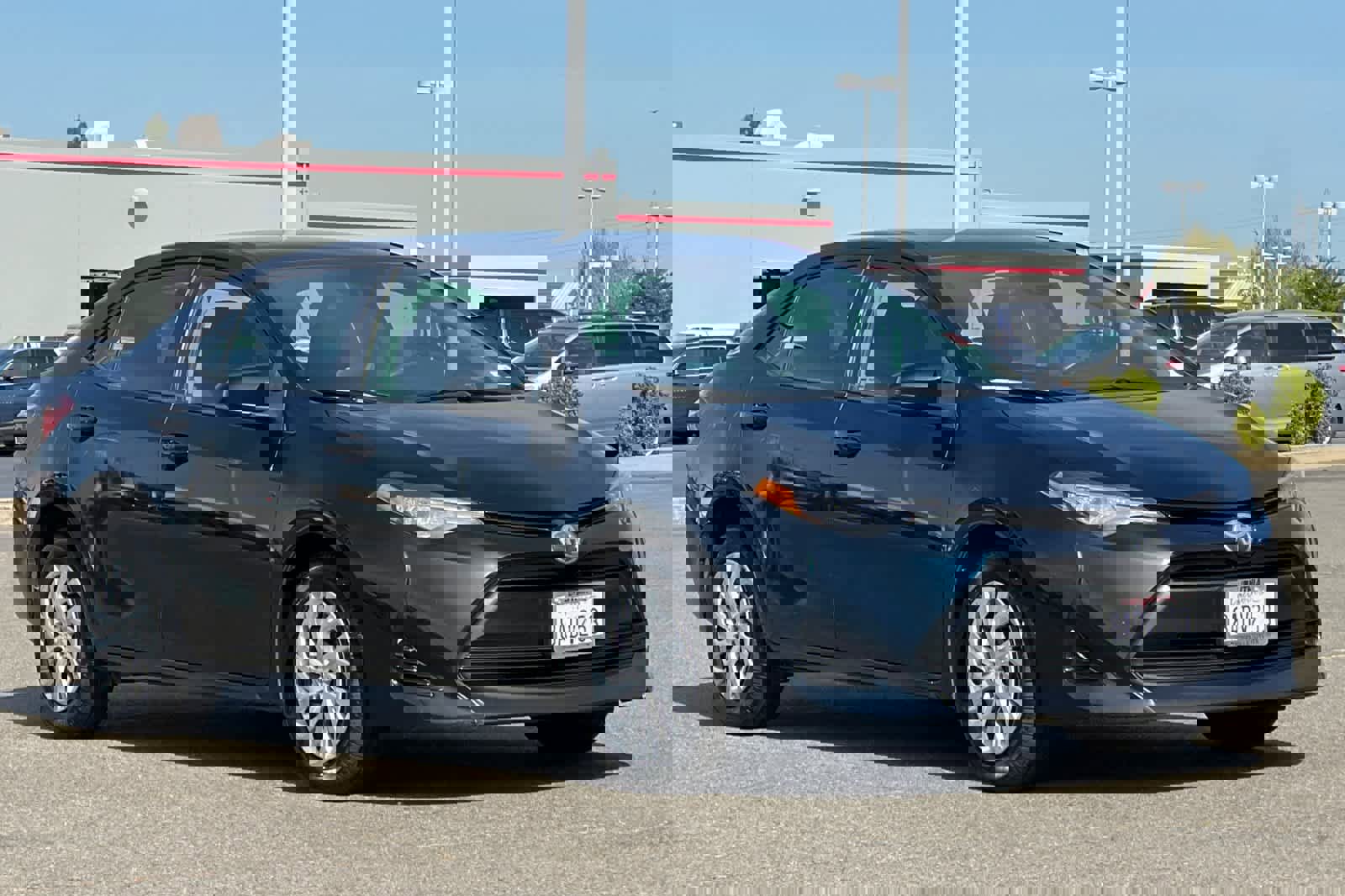 Used 2017 Toyota Corolla LE image 5