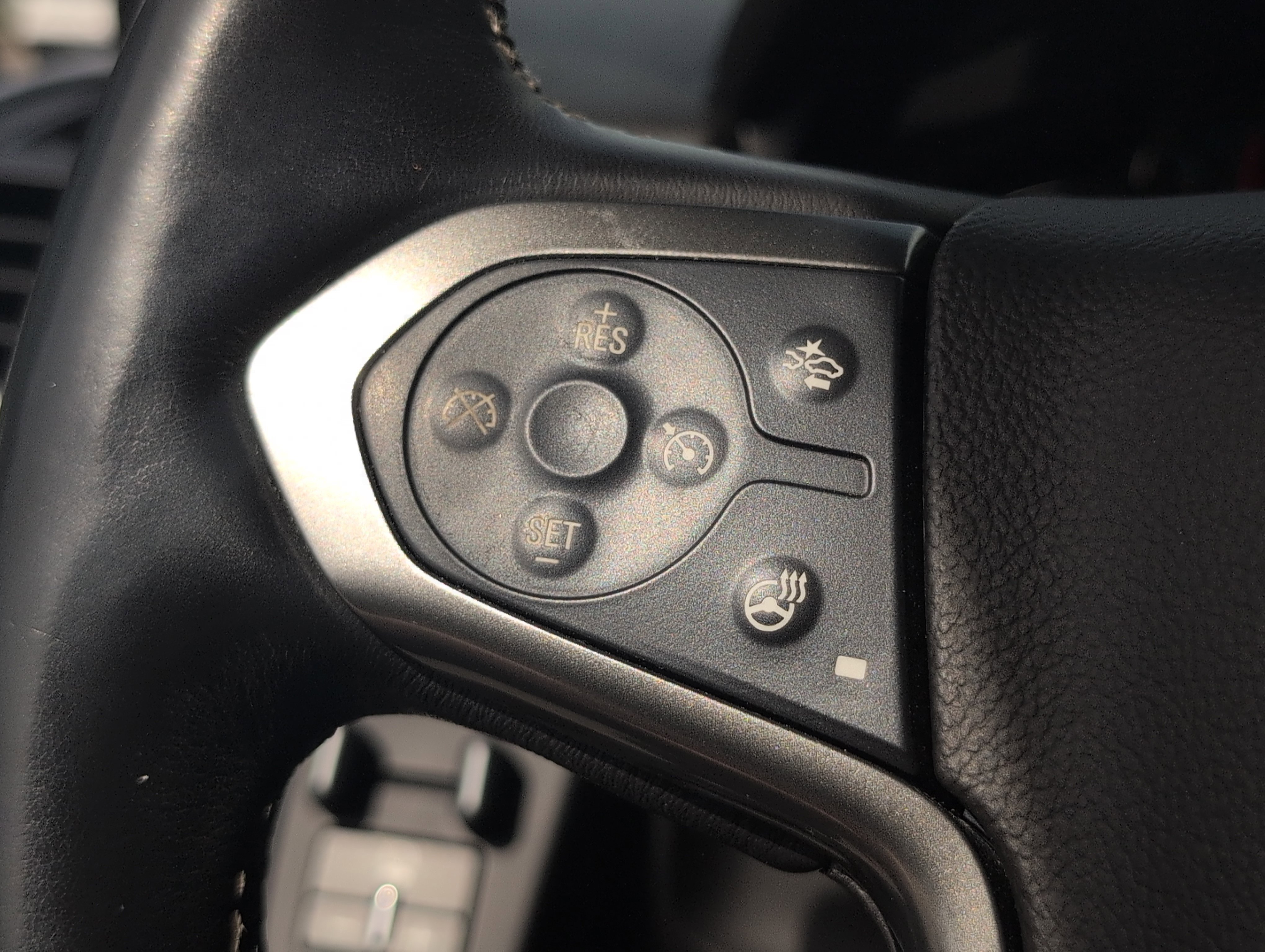 Used 2018 Chevrolet Tahoe Premier RWD image 27