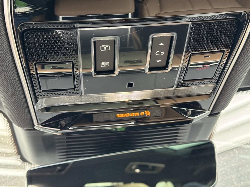 New 2026 Land Rover Range Rover SE image 22